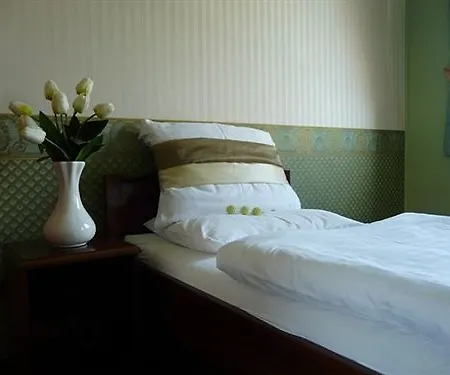 Gloria Palac Szálloda 3*