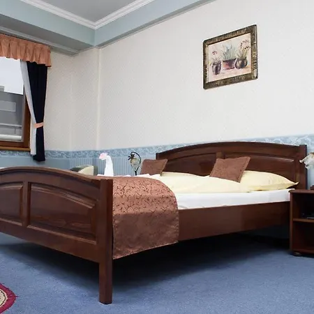 Отель Gloria Palac 3*