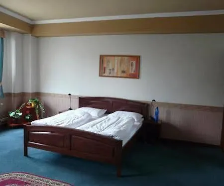 Szálloda Gloria Palac 3*